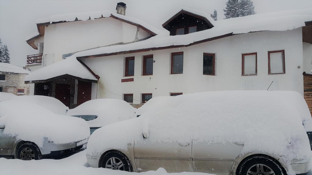 Kris Guesthouse Stoykite Exterior foto